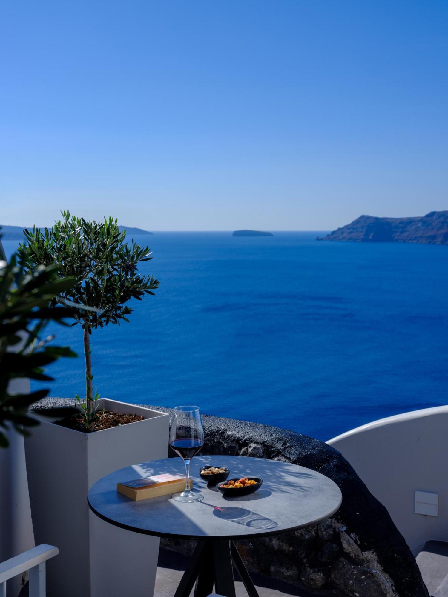 Nostos Apartments Oia  Exterior photo